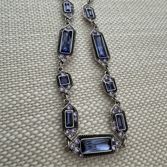 Stunning Swarovski crystal necklace in gorgeous purple! Like new! - Picture 3 of 12
